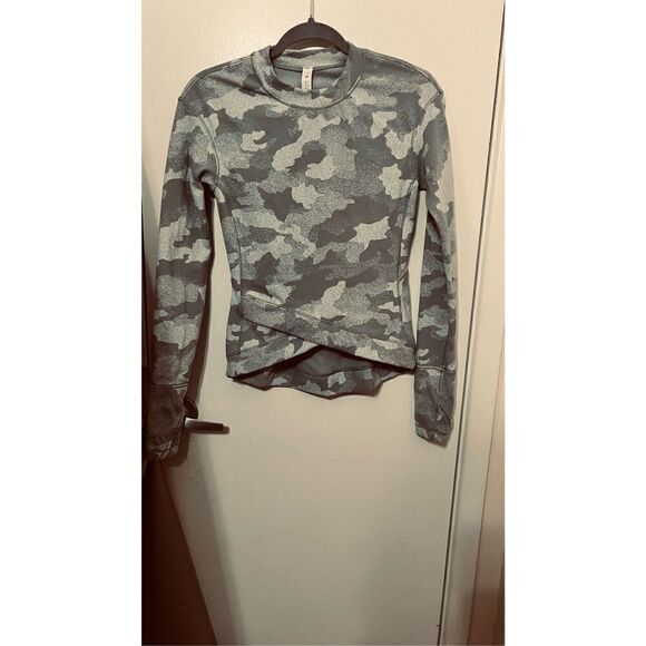 Lululemon Close To Crossing Gray Camouflage Long Sleeve Top Size 4 (B) - Picture 3 of 13